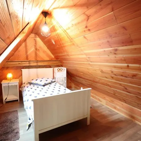 Vakantiehuis Gite Isole Avec Piscine Chauffee, Cheminee, Animaux Acceptes - Fr-1-742-314 Le Falgoux