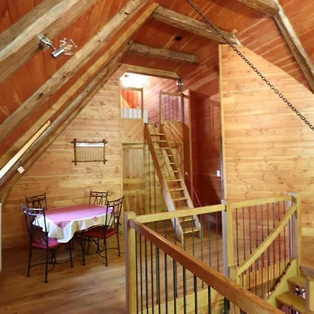 Gite Isole Avec Piscine Chauffee, Cheminee, Animaux Acceptes - Fr-1-742-314 * Le Falgoux